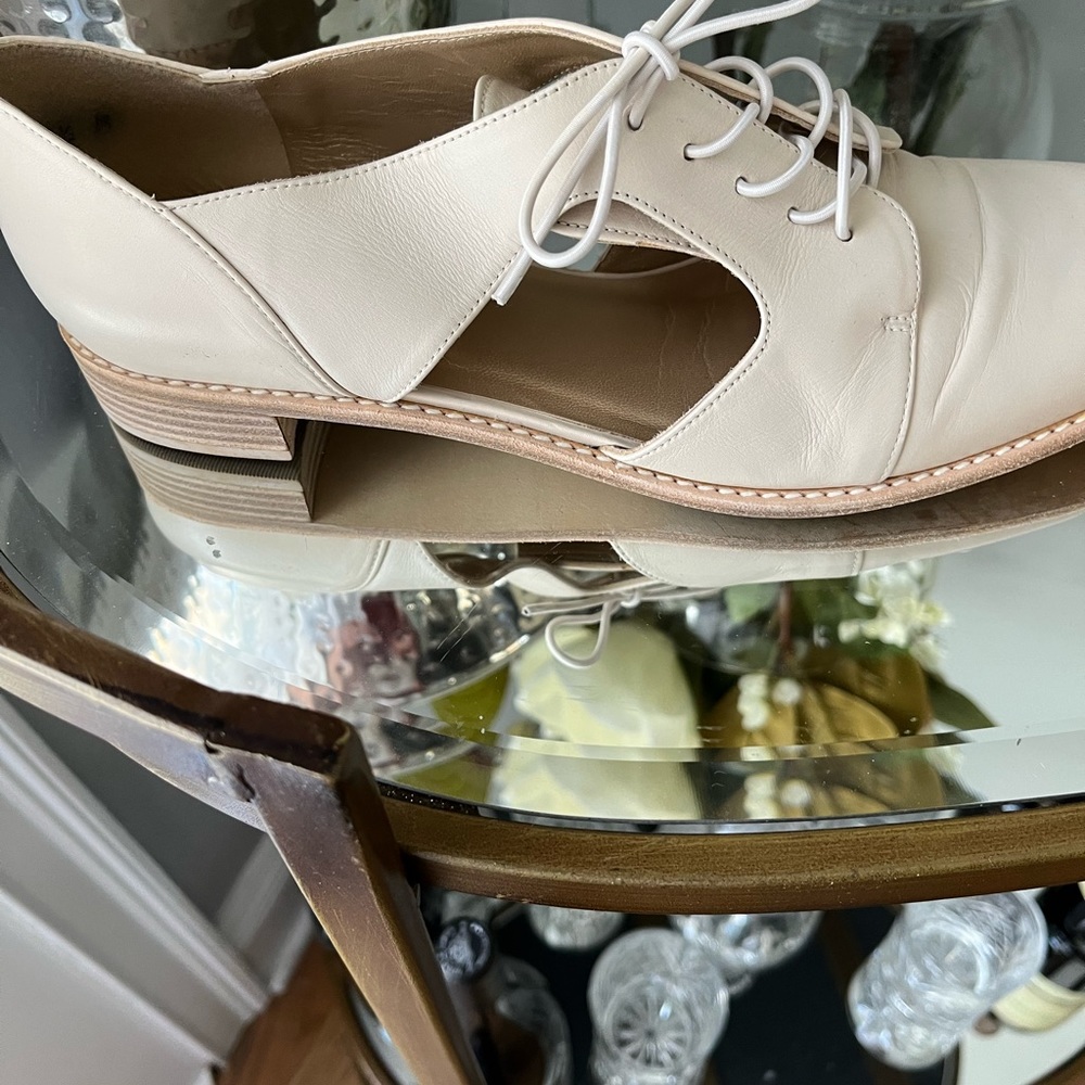 Stuart Weitzman lace up flat - Picture 3 of 6